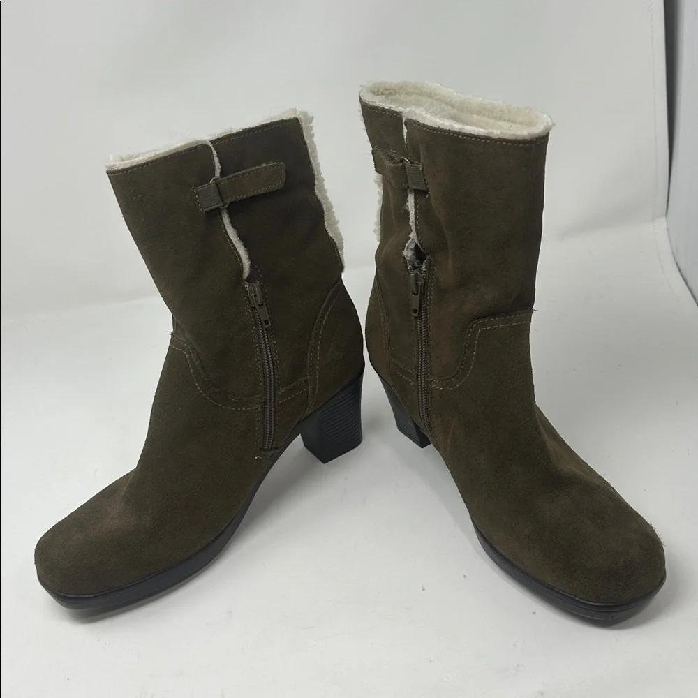 Clarks boots Size 7